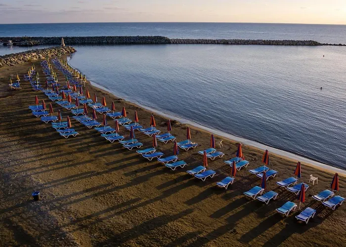 ホテル Tylos カト・ピルゴス