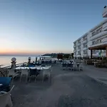 Tylos Beach فندق 2*