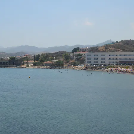 Tylos Hotel Kato Pyrgos